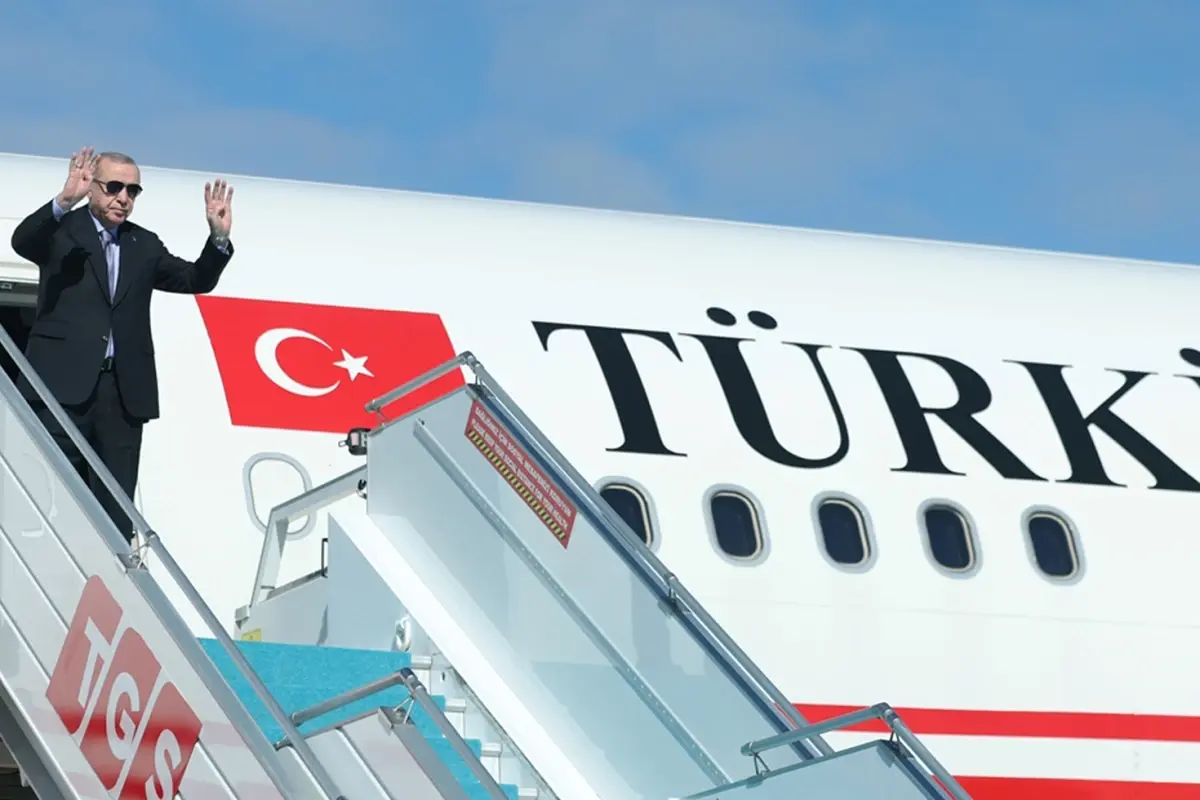 erdogan misirda ucak once pisti pas gecti sonra havalimanina inis yapti sIxX6BGD.jpg