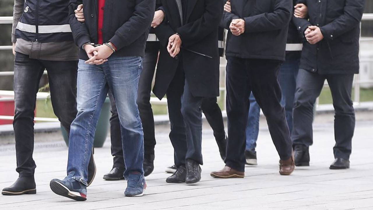 istanbulun 5 ilcesinde uyusturucu operasyonu yuzlerce kilo metamfetamin yakalandi sNBXKAOA.jpg